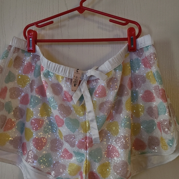 Shorts - Picture 2 of 4